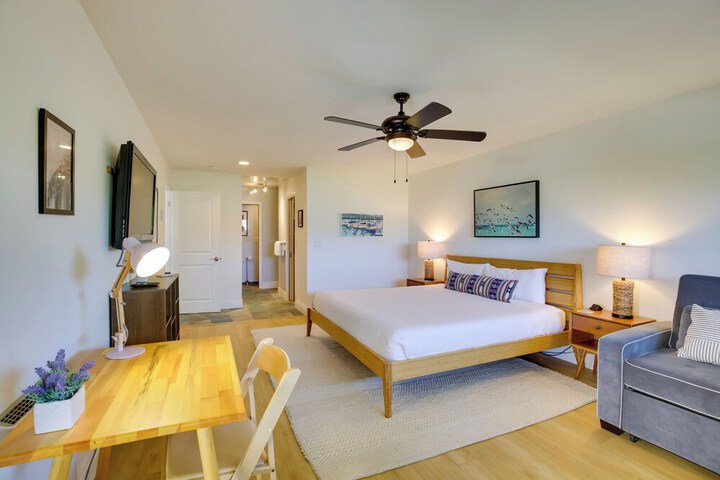 Solana Beach Condo w / Community Pool Beach Access