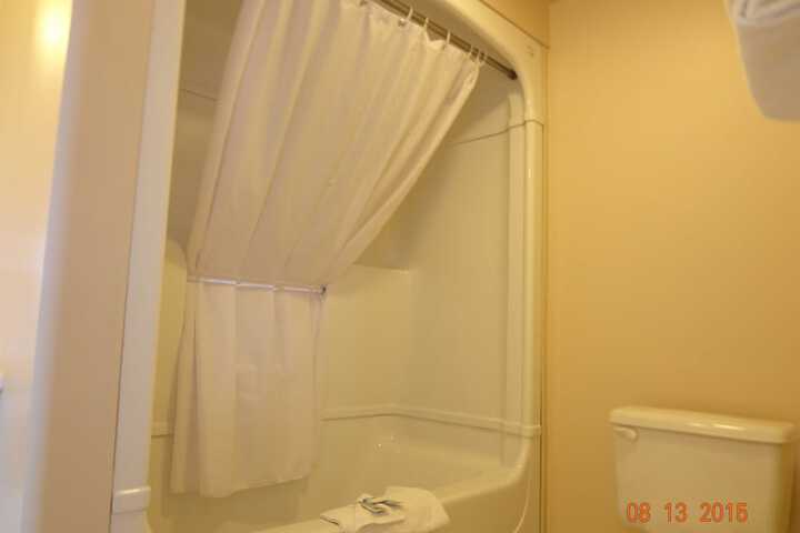 Room 32 of 63