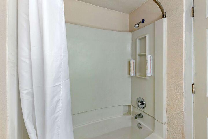 Room 8 of 21