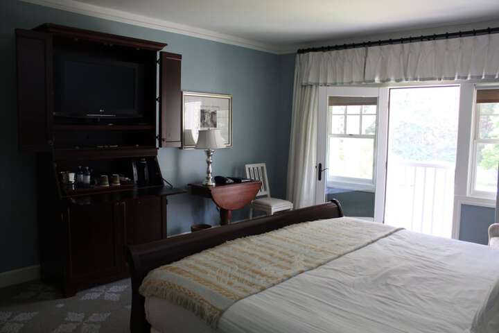 Room 49 of 185