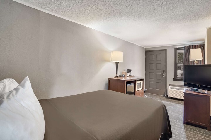 Room 34 of 57