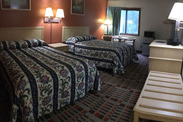 Room 10 of 11
