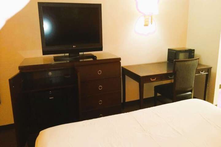 Room 11 of 13