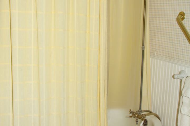 Room 6 of 32