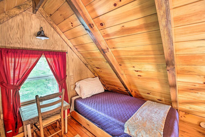 Off-the-grid Cabin Living in Red River Gorge!