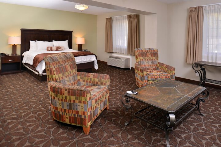 Room 13 of 28