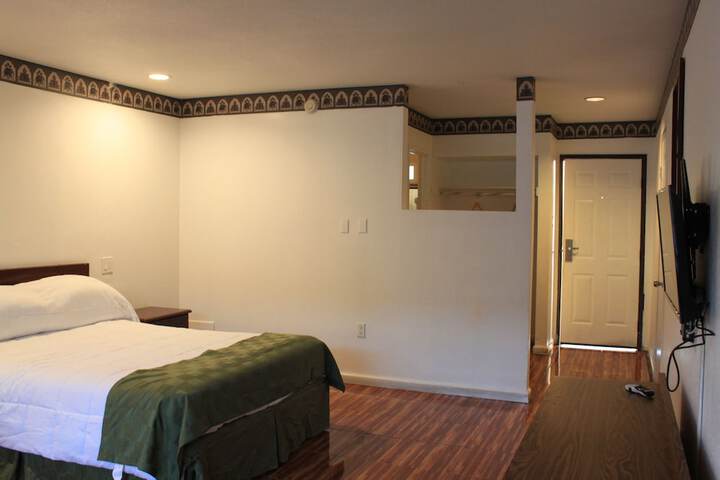Room 11 of 19