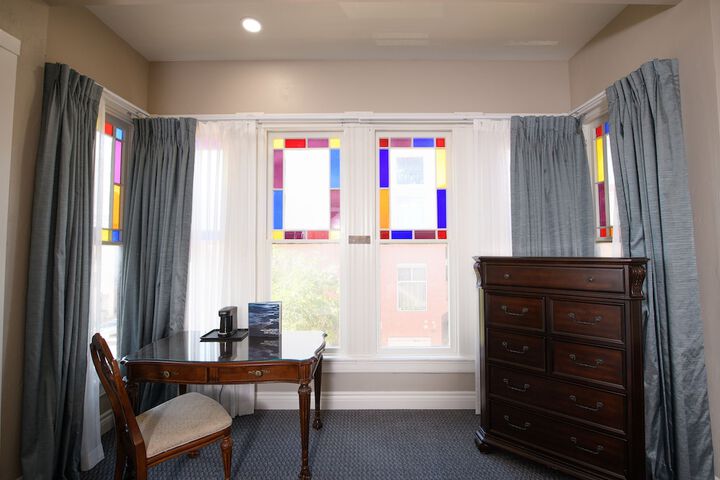 Room 42 of 118