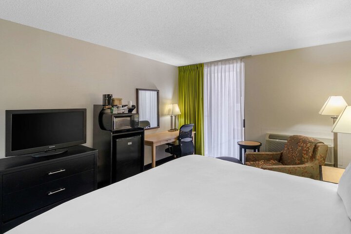 Room 16 of 27