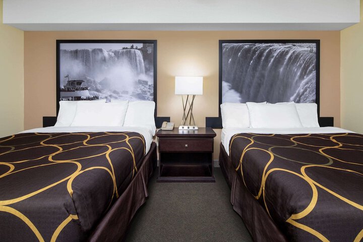 Room 14 of 25