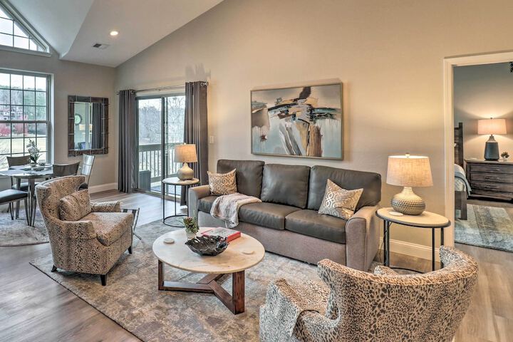 Indoor Pool & Golf Course Views: Lake Lure Condo!