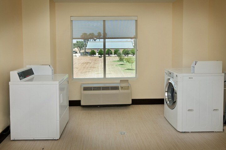 Holiday Inn Express Hotel & Suites Pearsall by IHG