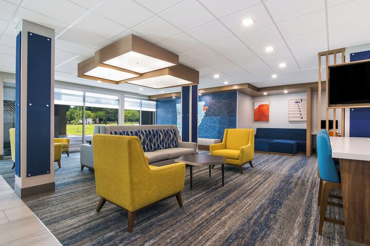 Holiday Inn Express & Suites Springdale Fayetteville Area by IHG