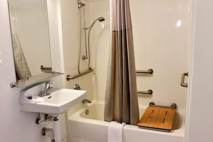 Room 21 of 30