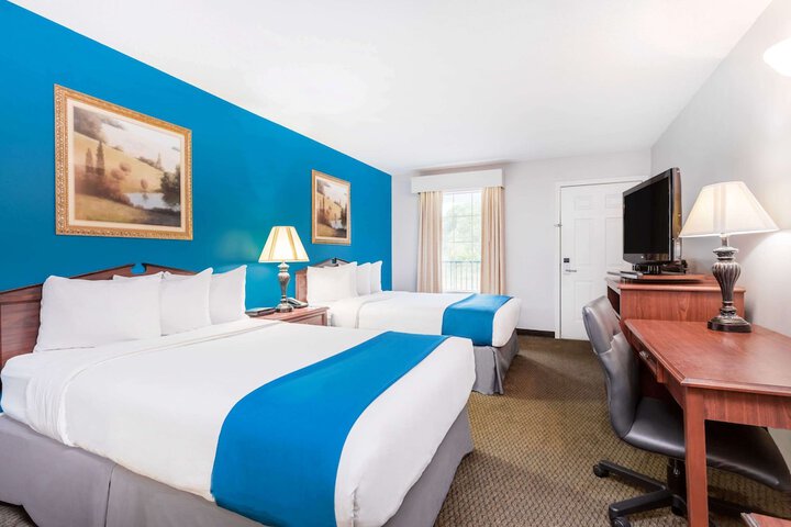 Room 8 of 15