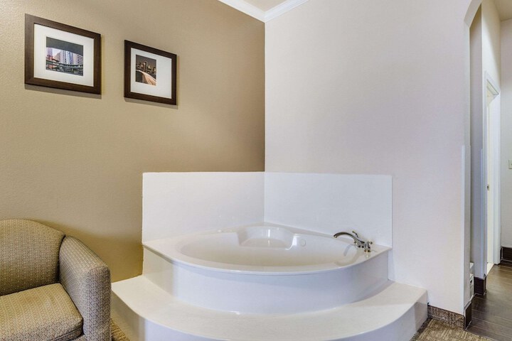 Comfort Suites Deer Park Pasadena