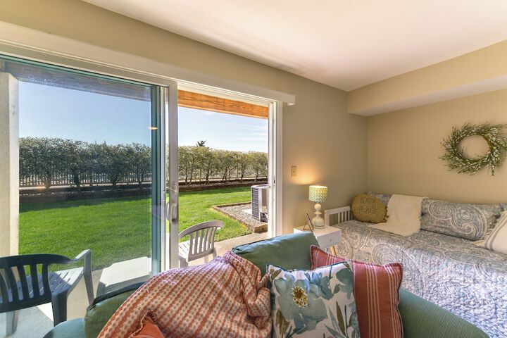 Brigantine Condo w / Beach Access & Pool Views