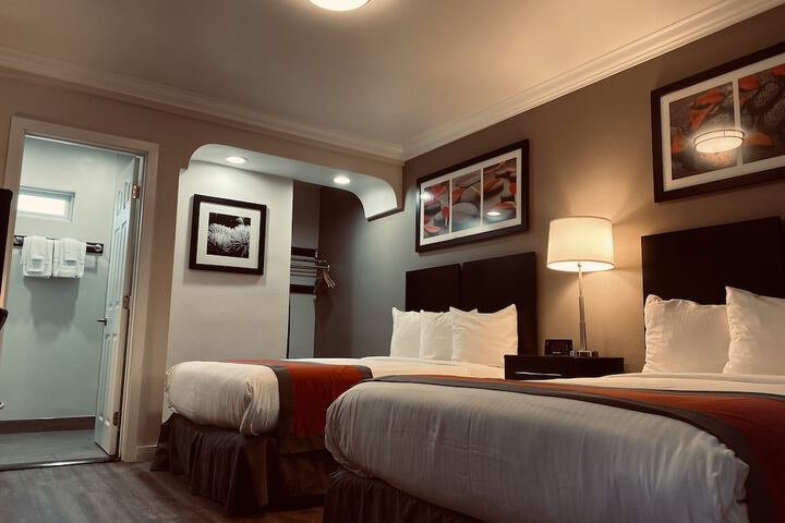 Room 4 of 18