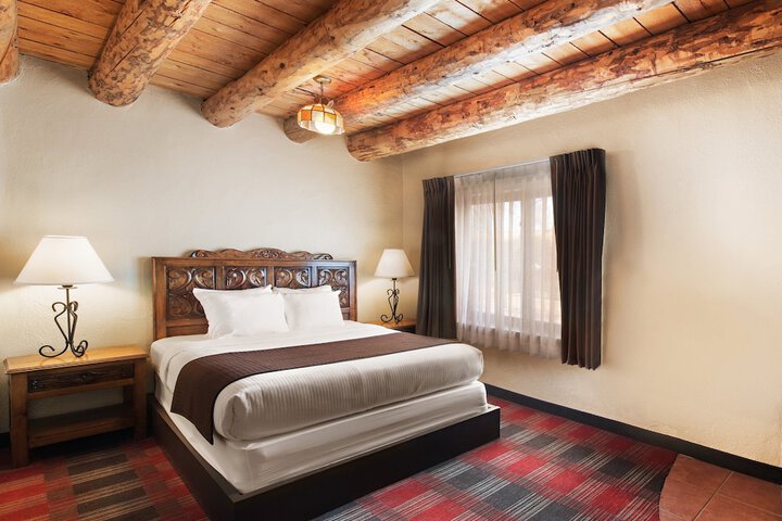 Sagebrush Inn & Suites