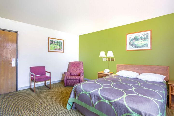 Room 12 of 40