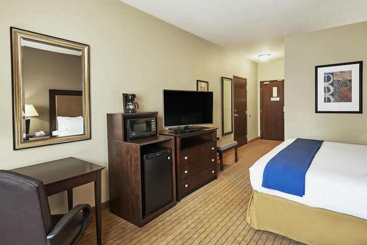 Room 33 of 60