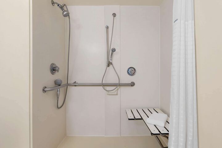 Room 10 of 35
