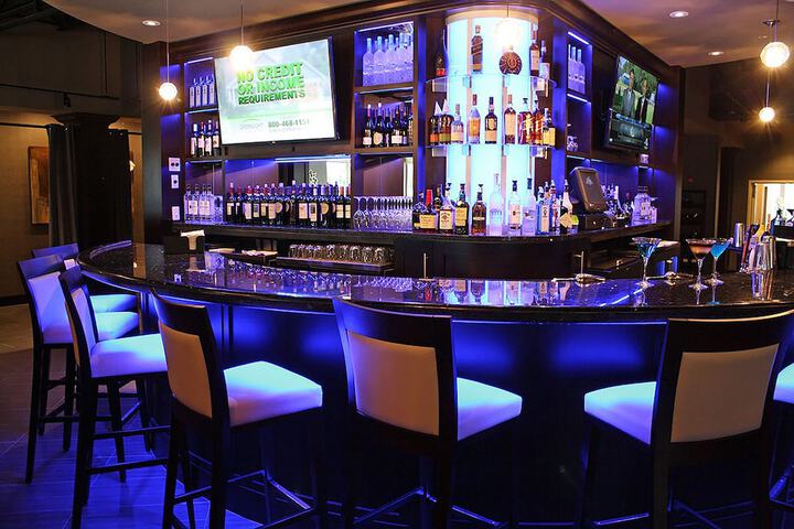 Lounge 90 of 103
