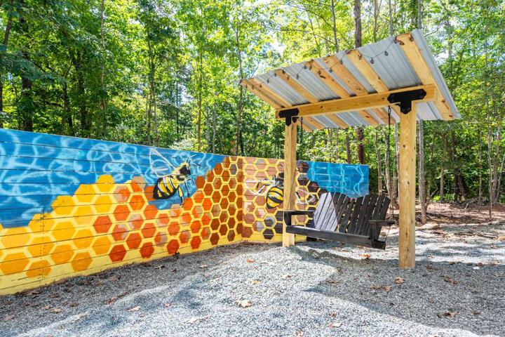 NEW Beehive Tree House Retreat