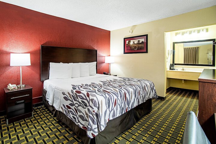 Red Roof Inn & Suites Greenwood SC