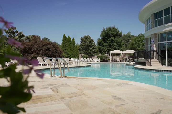 Pool 39 of 175