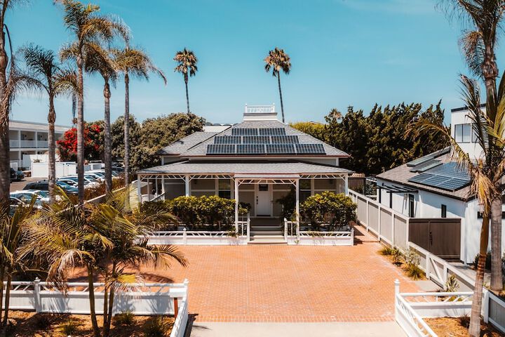 Del Mar Beach Hotel