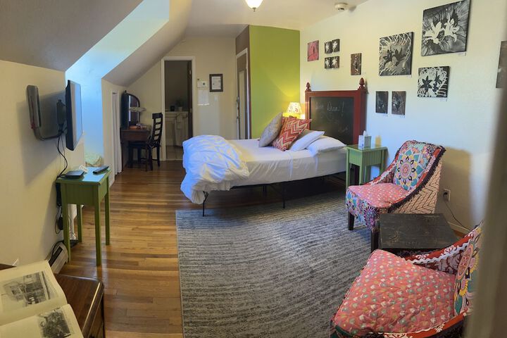 Room 70 of 105