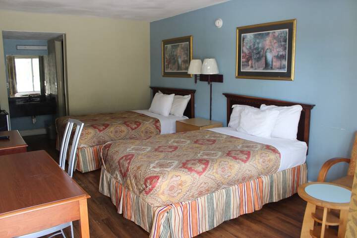 Room 13 of 34
