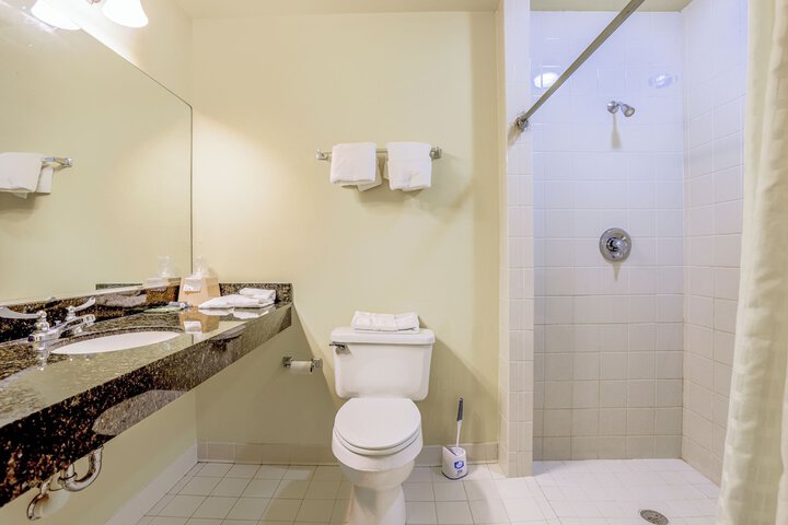 Whispering Pines by Hotel O Whitestone VA