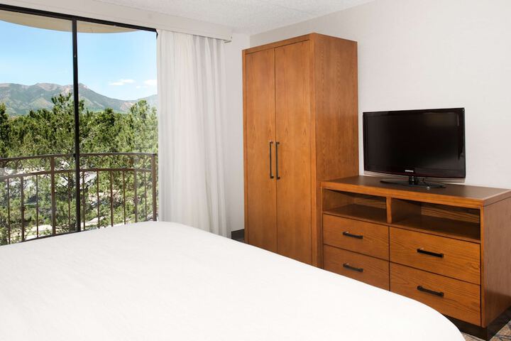Room 18 of 74