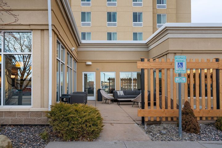 Hotel 4 of 49