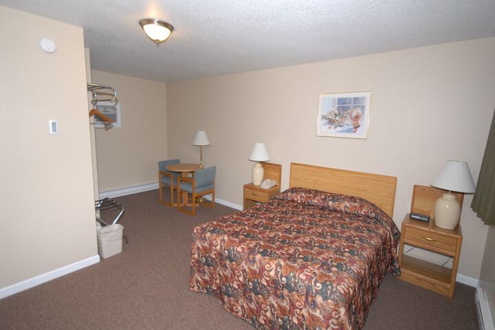 Room 9 of 12
