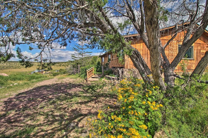 Peaceful Ranch Cabin 3 Mi to Becker Lake!