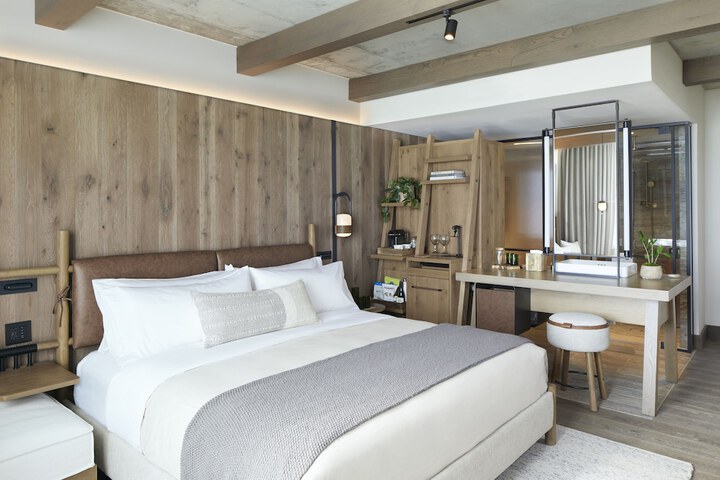 Room 15 of 67