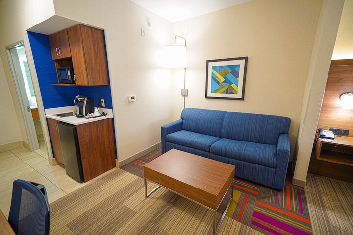 Holiday Inn Express & Suites Ontario by IHG