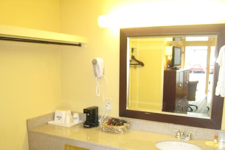Room 9 of 9