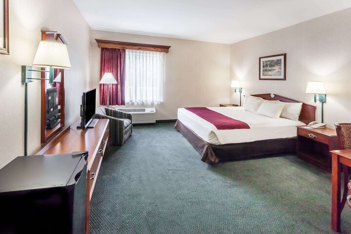 Room 9 of 20