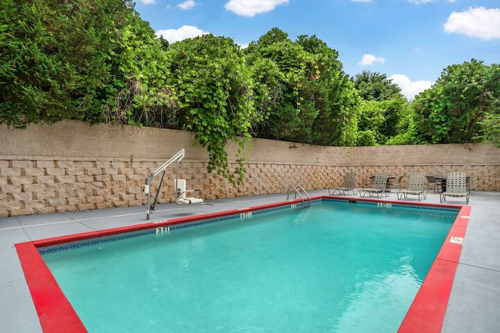 Pool 2 of 33