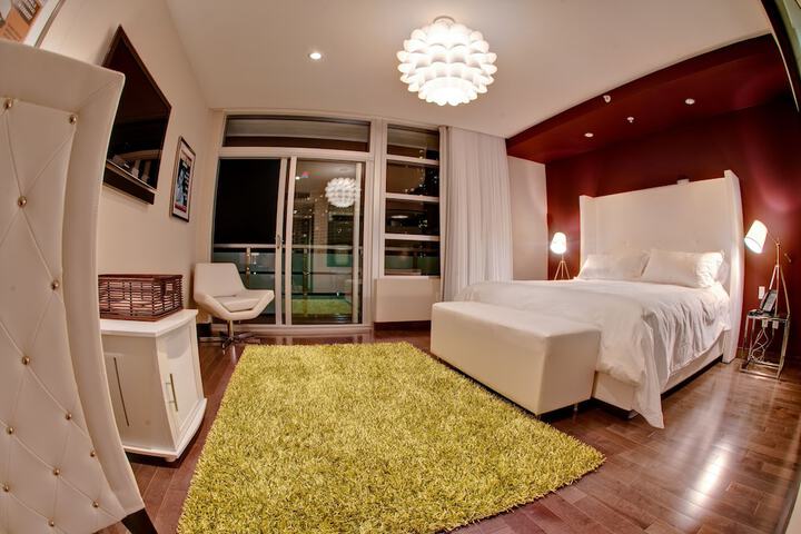 Room 16 of 33