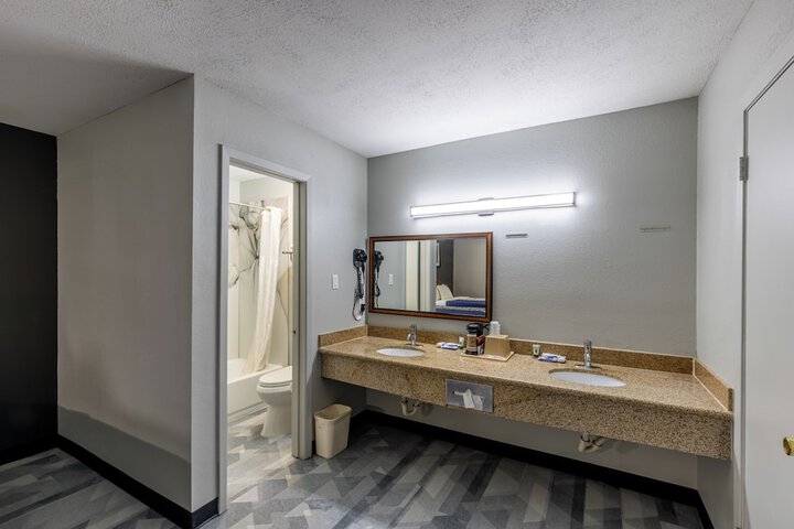 Room 19 of 24