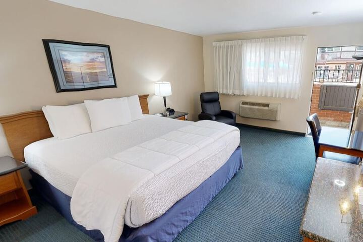 Room 34 of 111
