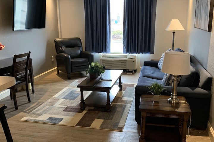 Room 18 of 98
