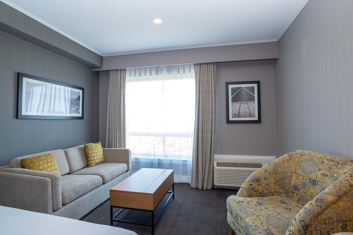 Room 32 of 67