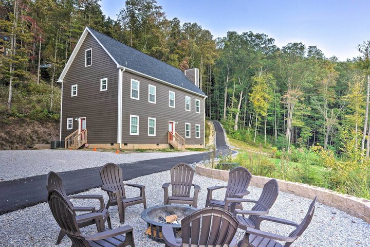 Family Holiday Retreat! Mtn-view Blue Ridge Home