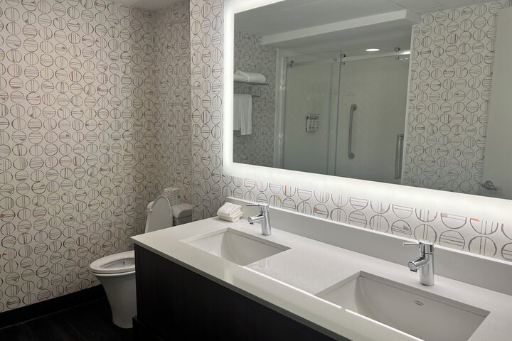 Room 26 of 47